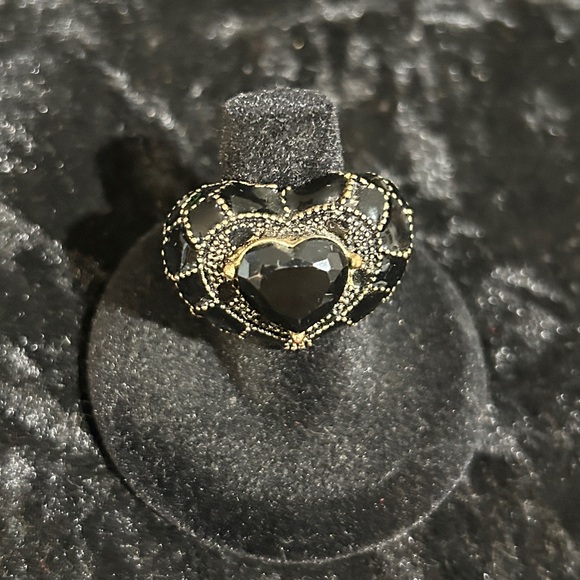 VINTAGE CHUNKY ART DECO HEART RING - Picture 2 of 6